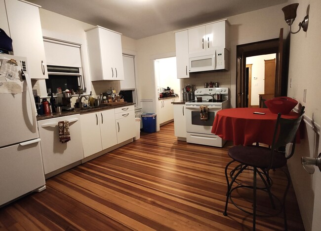 Foto del edificio - 836 Fellsway
