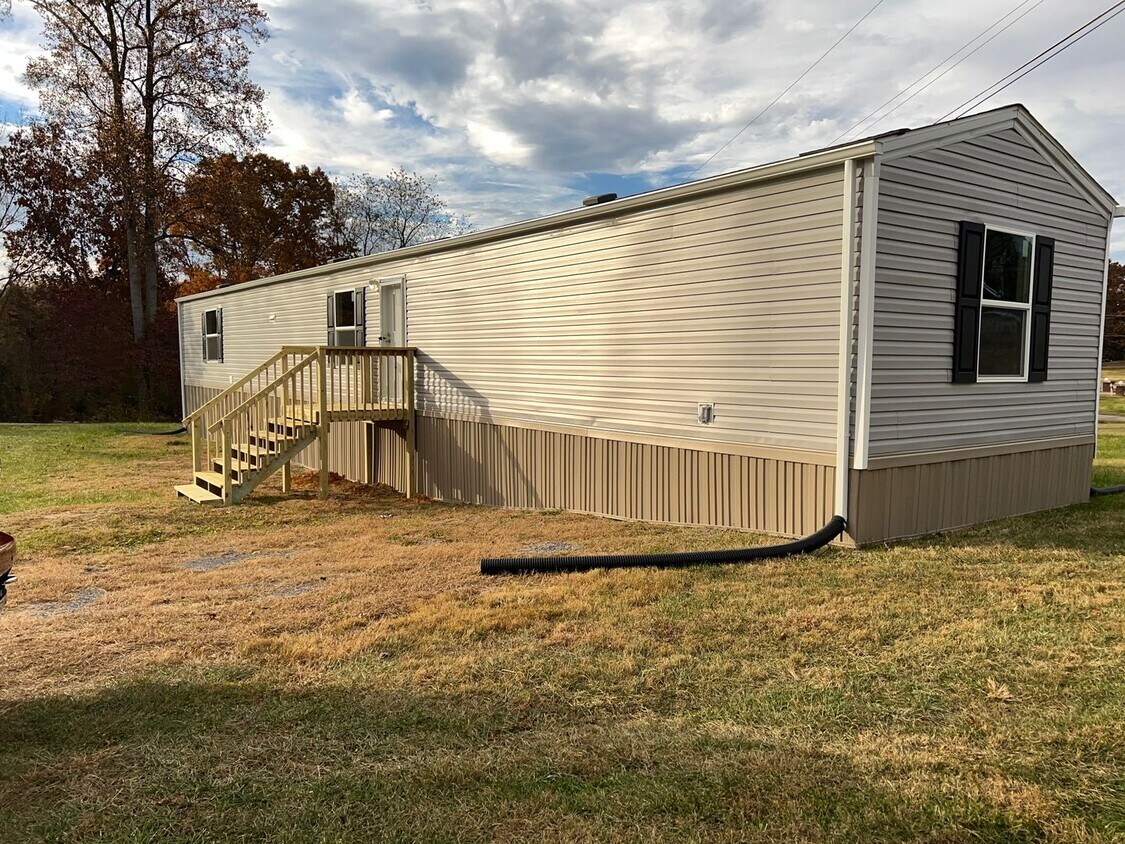 3 bed 2 bath Brand New singlewide on spaci... House Rental in