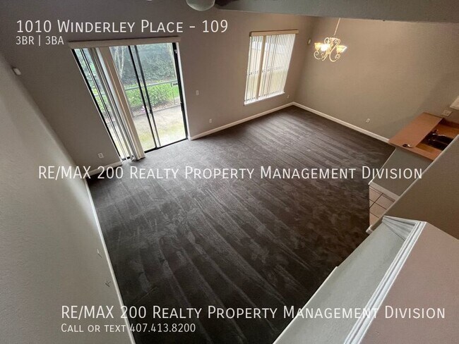 Building Photo - Villas of Lake Destiny