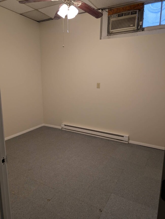 Foto del edificio - 70 E Main St