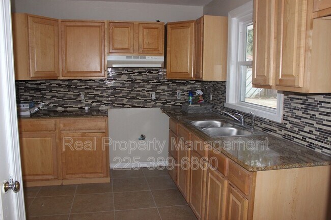 Foto del edificio - 2156 Seracedar St