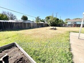 Building Photo - 2747 Branco Ave
