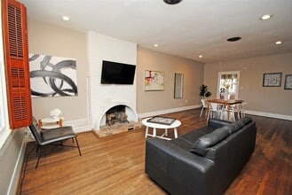 Building Photo - 1110 Missouri St