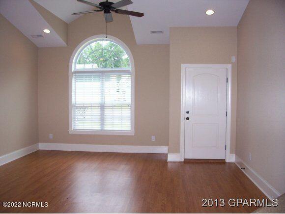 Building Photo - 3321 Ellsworth Dr