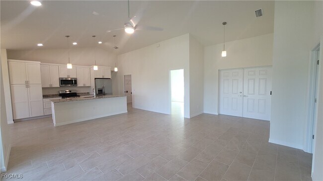 Building Photo - 4016 NE 12th Ct