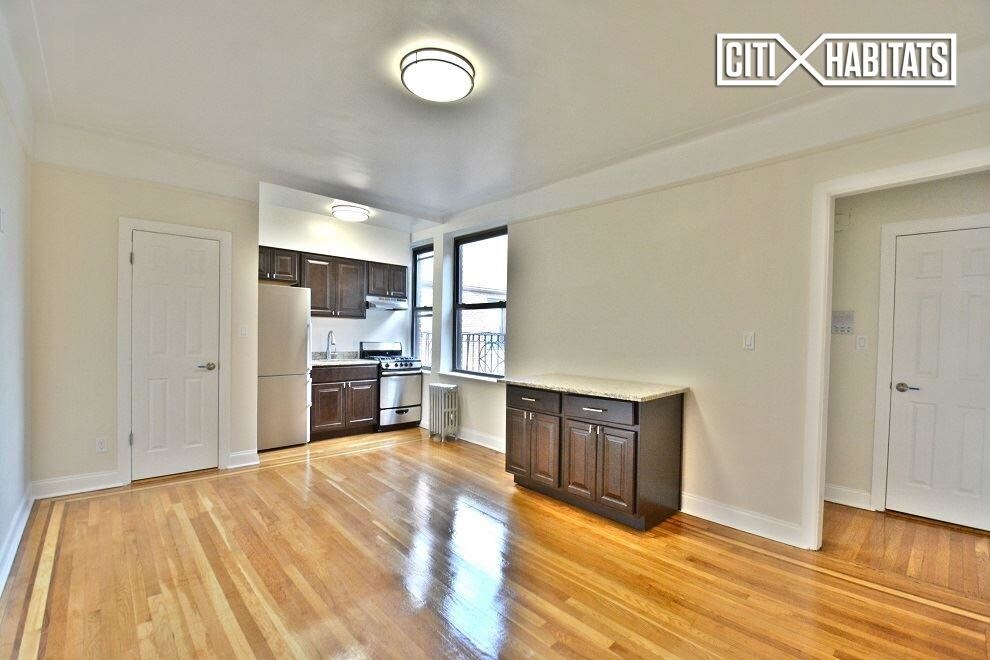 Primary Photo - 3516 34th St