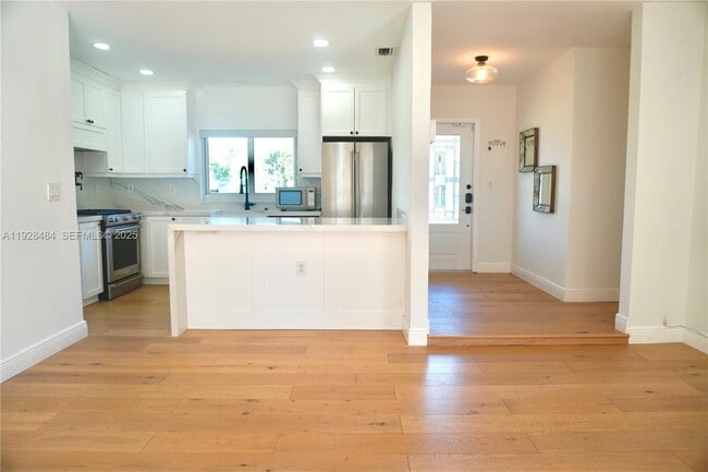 Building Photo - 2 NE 108th St