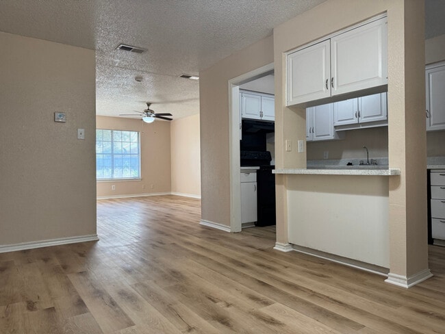 Photo - 1379 Sylvan Dr Apartment