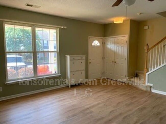 Building Photo - 119 Waterford Park Dr