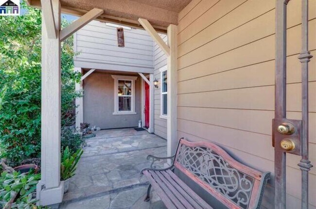Building Photo - 1521 Bayberry Ln