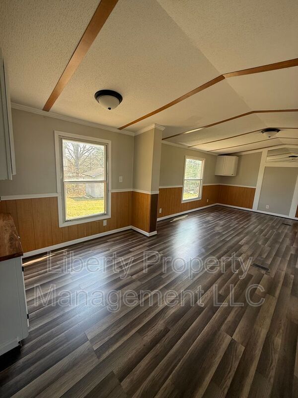 Foto del edificio - 21 Hillside Ln