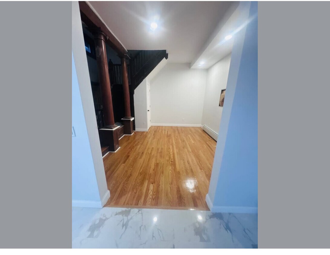Foto del edificio - 36 Wayne Ave