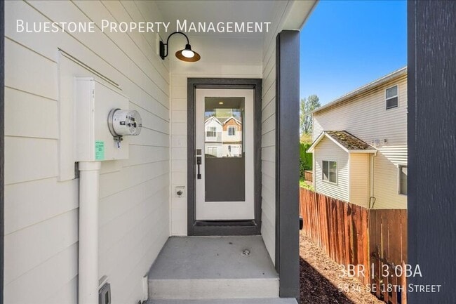 Foto del edificio - 5834 SE 18th St