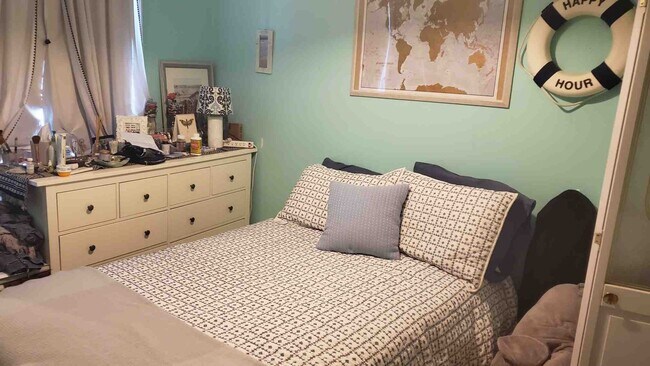 Foto del edificio - HOT BROOKLINE LISTING!!!!!