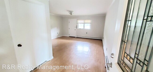 Building Photo - 3 br, 1 bath House - 43 Stella Road