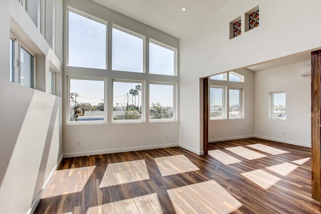 Foto del edificio - 6850 Waite Dr
