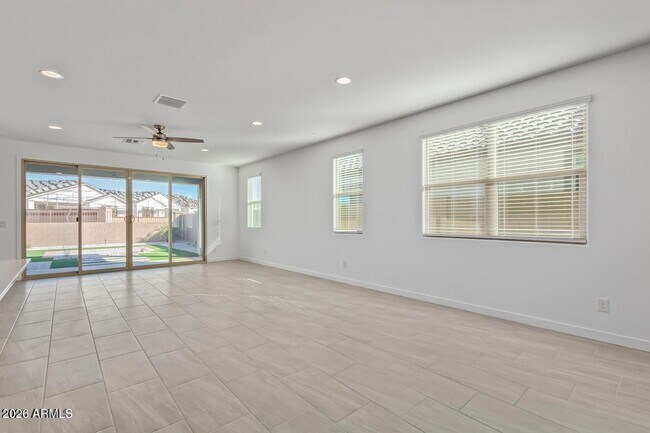 Building Photo - 2168 W Burnside Trail