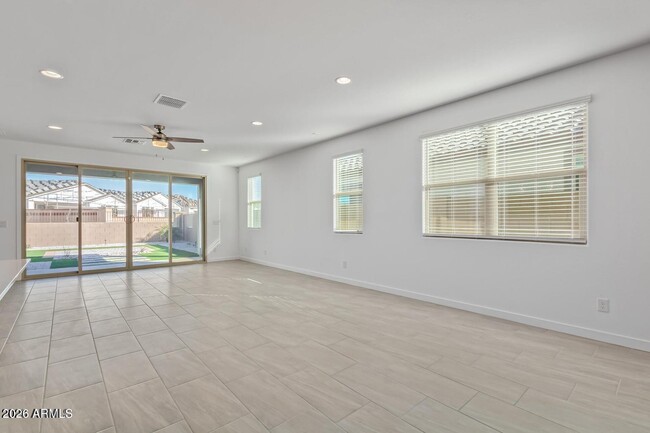 Foto del edificio - 2168 W Burnside Trail