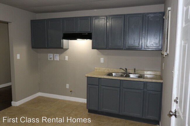 Building Photo - 3 br, 1 bath House - 1026 Matthews St