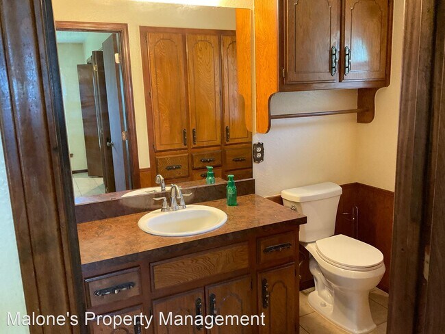 Building Photo - 3 br, 2 bath House - 237 N. Triple X