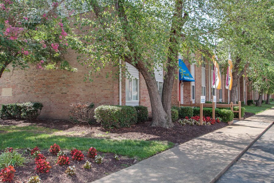 Primary Photo - 520 Bellwood Rd