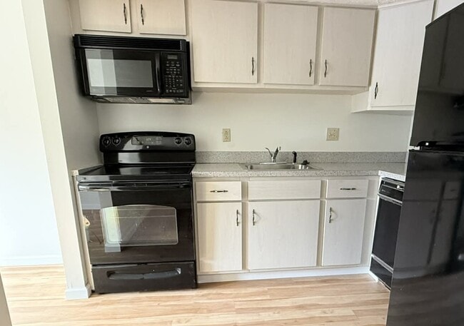 Building Photo - 3103 Ruby Dr