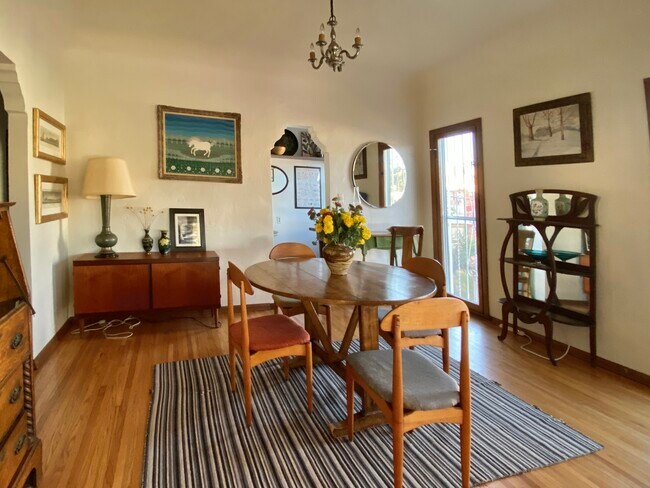 looking into dining room from living room - 1621 Grafton Street