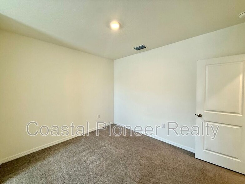 32794 Pez Landing Ln, Wesley Chapel, FL 33543 - Townhome Rentals in Wesley Chapel FL | Apartments.com 32794 Pez Landing Ln, Wesley Chapel, FL 33543 - Townhome Rentals in Wesley Chapel FL | Apartments.com