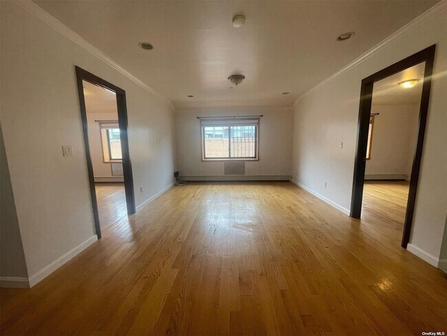 Foto del edificio - 75-48 Parsons Blvd