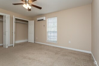 1 BR, 1 BA - 644 SF - Park Regency