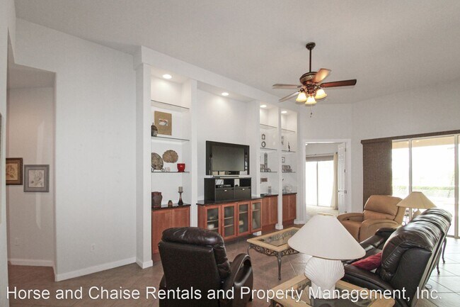 Foto del edificio - 3 br, 3 bath House - 13260 Ipolita St