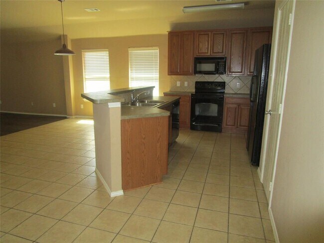 Foto del edificio - 3213 Kennedy Dr