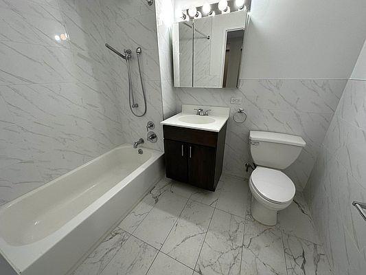 Foto del edificio - 2 bedroom in Bronx NY 10468