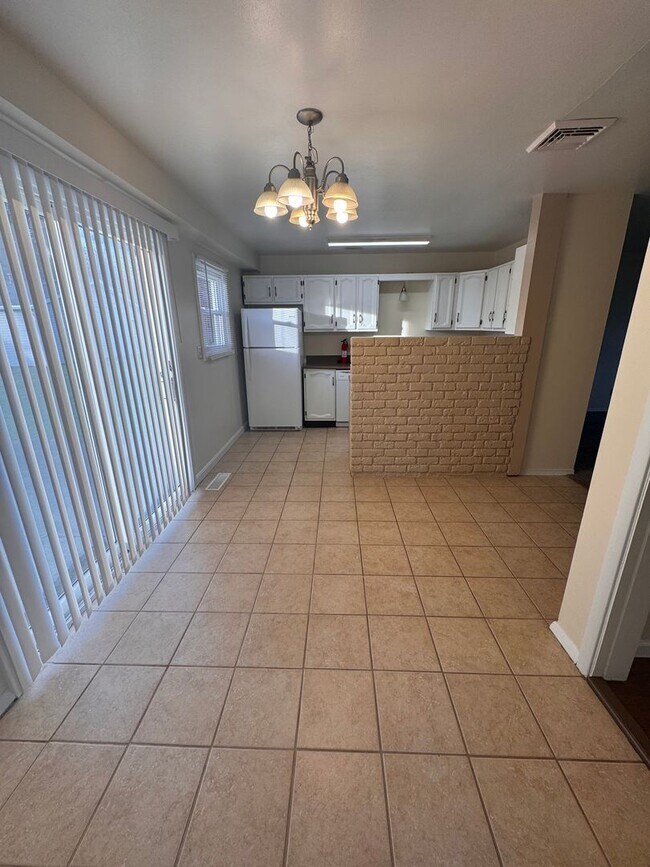 Foto del edificio - 3504 Oakview Dr