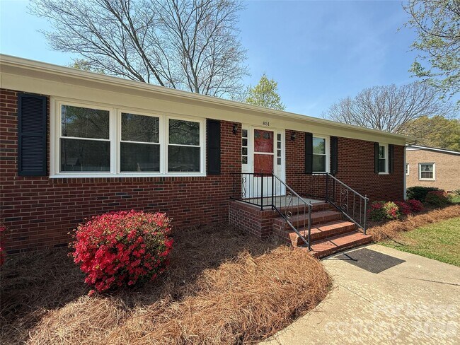 Foto del edificio - 851 Fieldstone Rd