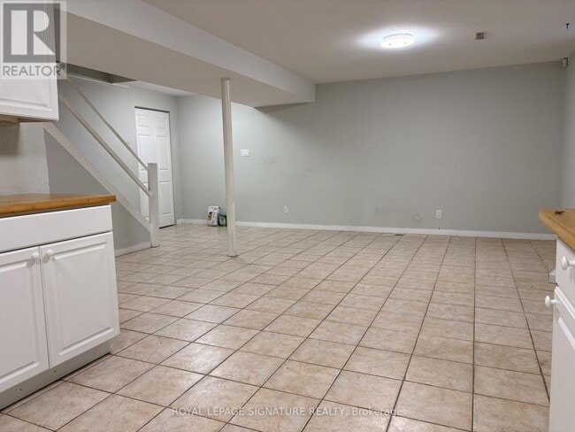 Building Photo - 885 Runningbrook Dr