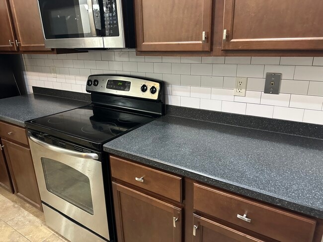 Photo - 230 W Adelaide Dr House