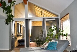 Building Photo - 7122 Wood Hollow Dr