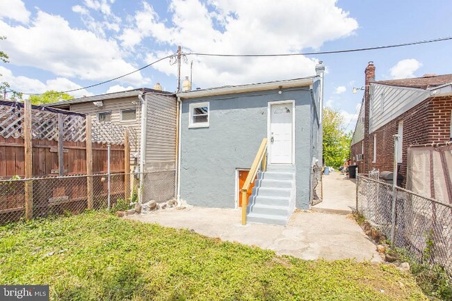 Building Photo - 708 Ward St