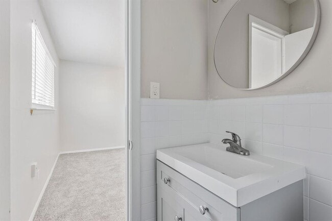 Photo - 2810 Dorchester Dr Apartment