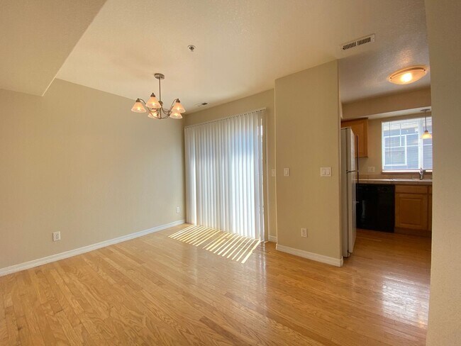 Foto del edificio - Renovated 2 Bedroom 2.5 Bathroom Condo in ...
