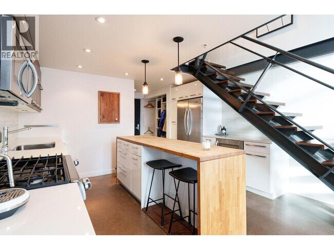 Photo du bâtiment - 1529 W 6th Ave