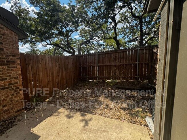Building Photo - 4004 W Pioneer Dr