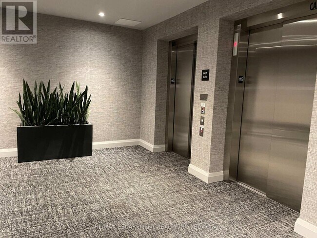 Photo du bâtiment - 102 Grovewood Common