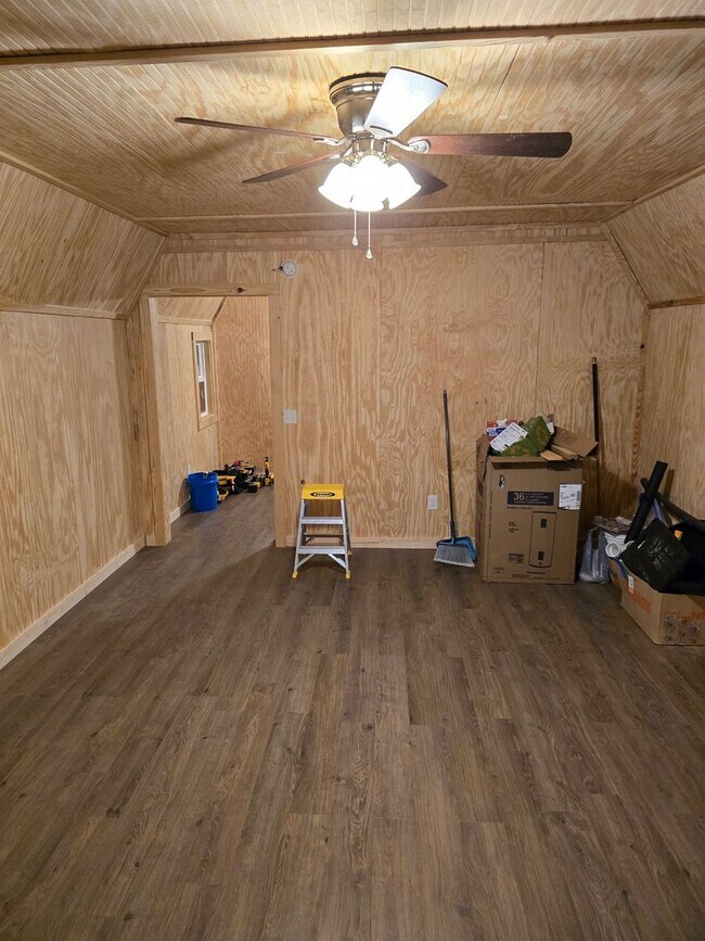 Building Photo - Blue Springs