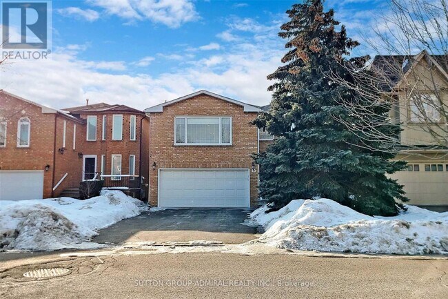 Building Photo - 45 Pinewood Dr