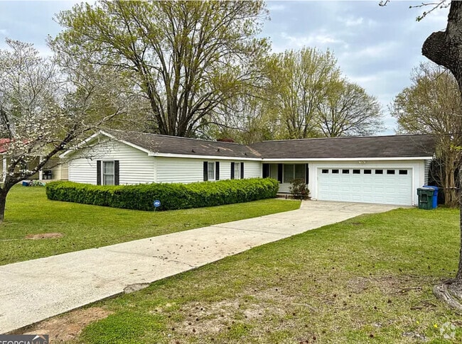 Building Photo - 417 Eastwood Dr