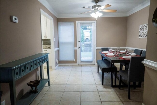 Building Photo - 3230 Cape Cir