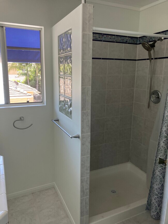 Building Photo - 3067 Lucinda Ln