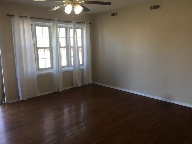 Building Photo - 3436 Lewis Ln